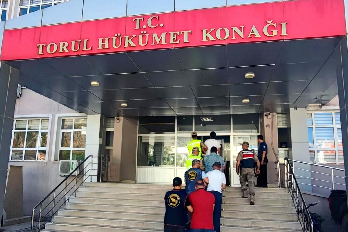 Gümüşhane\'de Trafik İşaretleri Hırsızları Yakalandı