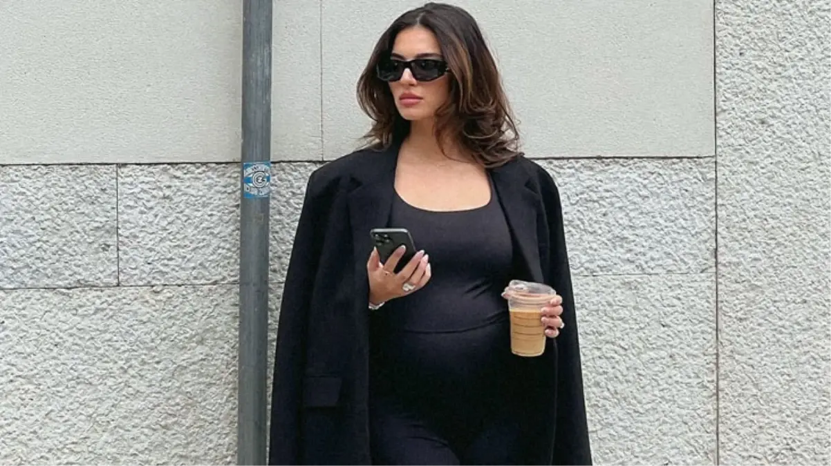 Hamilelik heyecanı yaşayan Melisa Aslı Pamuk\'tan karnı burnunda pozlar