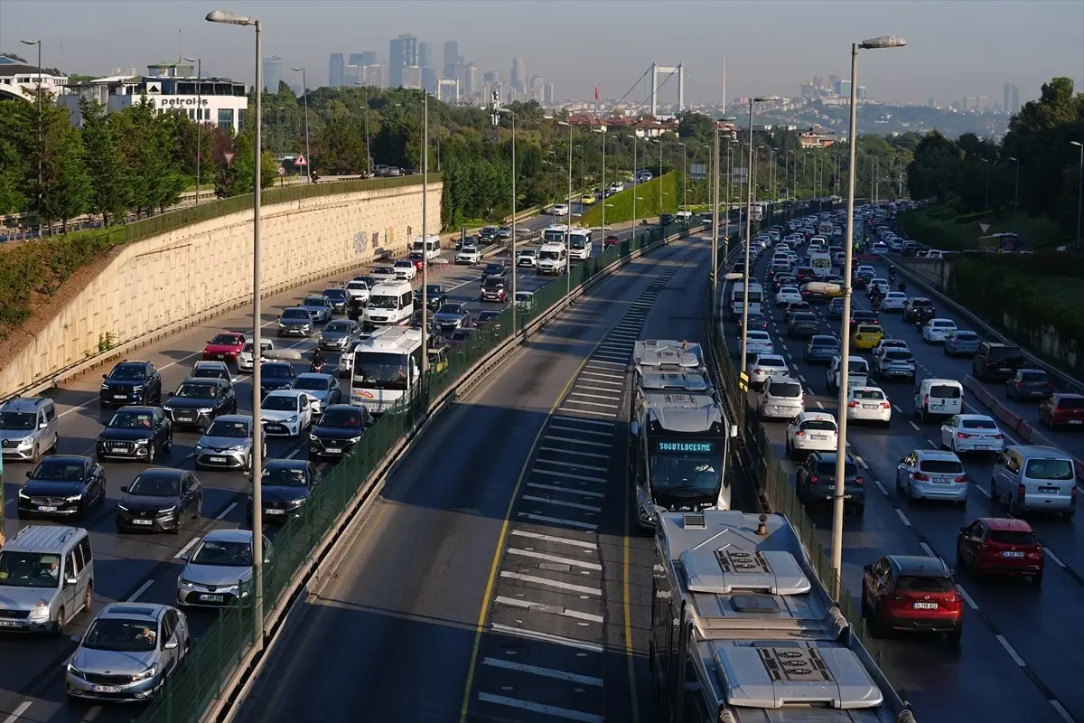 İstanbul\'da Sabah Trafik Yoğunluğu