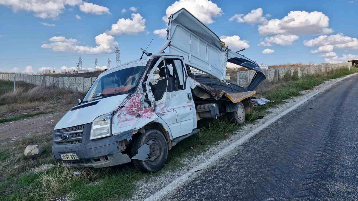 Çorum\'da Trafik Kazası: 2 Yaralı