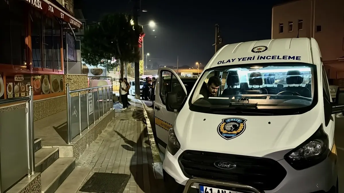 Çayırova\'da Silahlı Kavga: 1 Ölü, 4 Yaralı