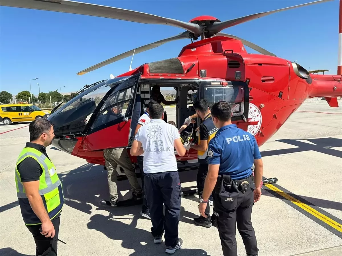 3 Yaşındaki Çocuk Helikopterle Ankara\'ya Sevk Edildi