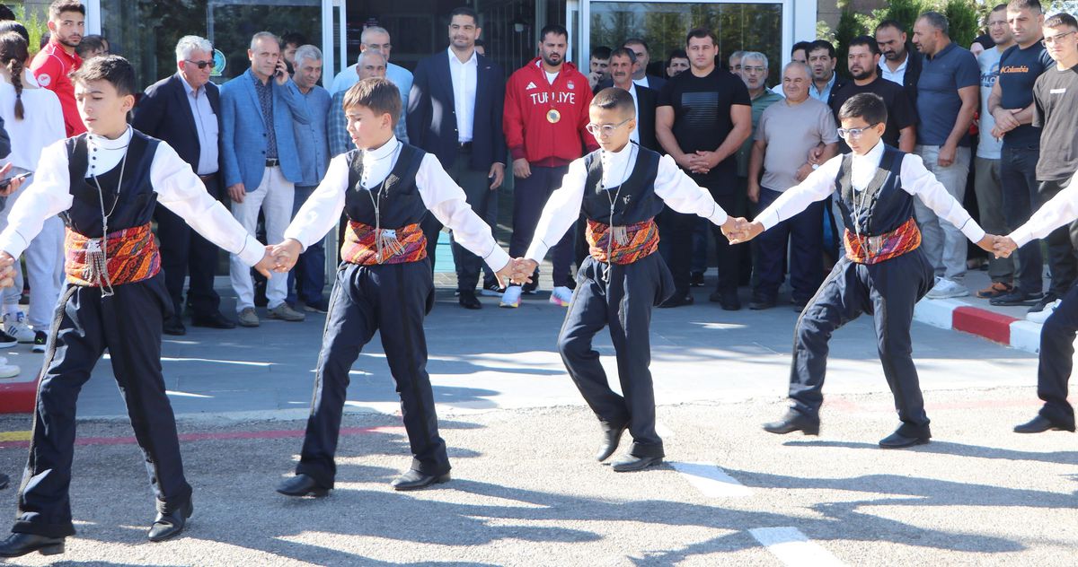 İbrahim Bölükbaşı, Erzurum\'da Coşkuyla Karşılandı