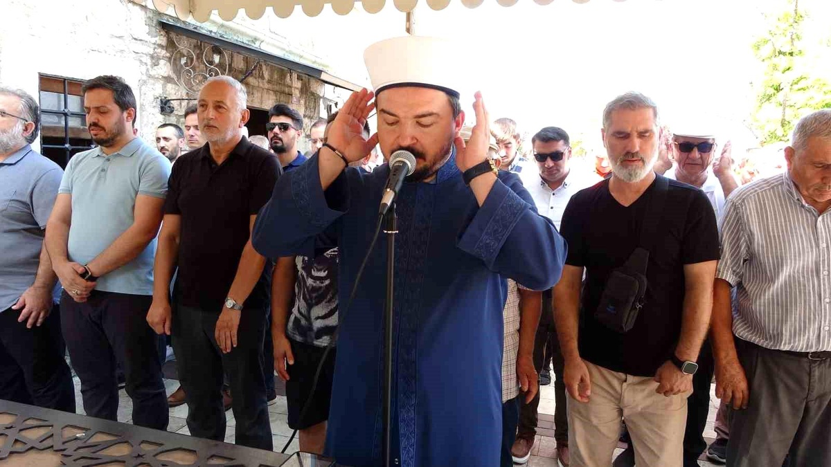 Ayşenur Eygi için gıyabi cenaze namazı