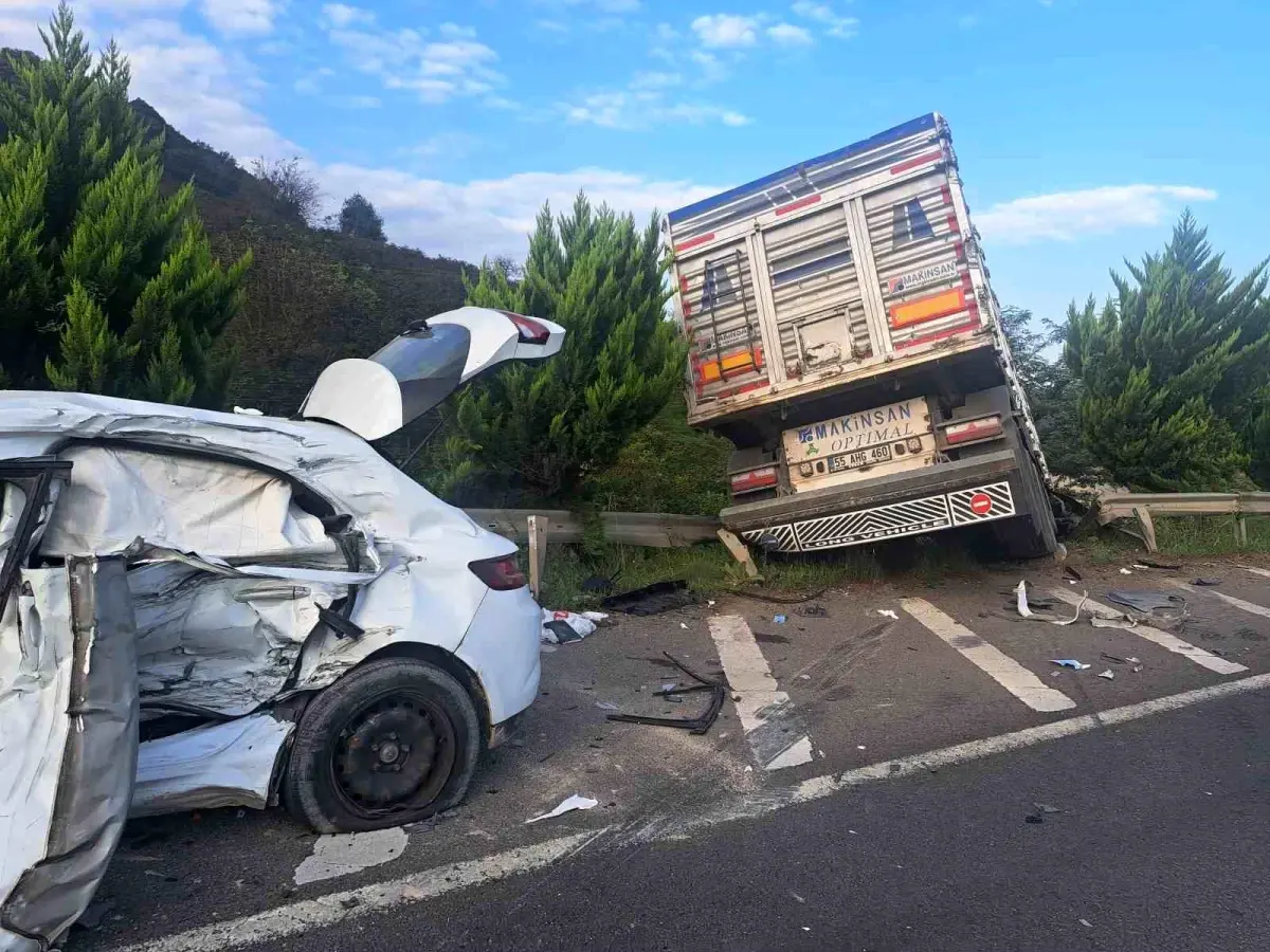 Ünye\'de Zincirleme Trafik Kazası: 5 Yaralı