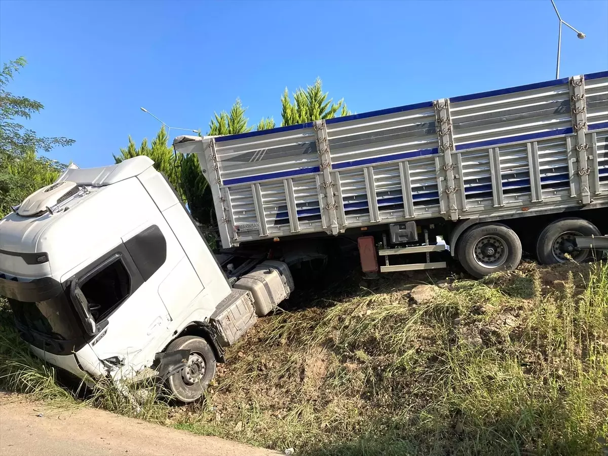 Ünye\'de Zincirleme Trafik Kazası