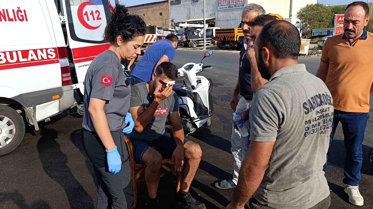 Manavgat\'ta Motosiklet Kazası: Kadın Sürücü Kurtuldu