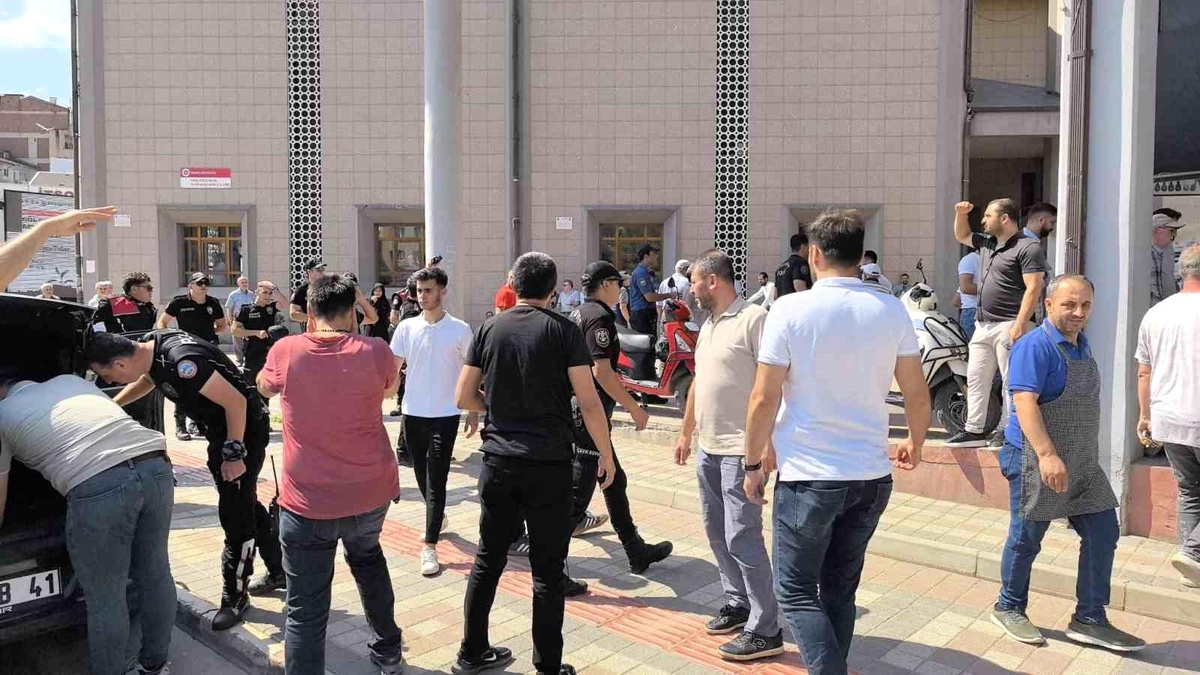 Baltalı Telefon Tamiri Kavgası: 1 Yaralı