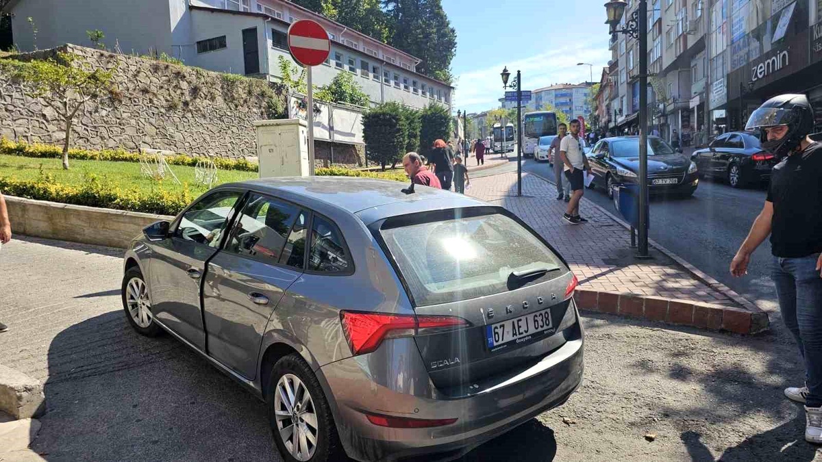Ereğli\'de Motosiklet Kazası: Sürücü Yaralandı