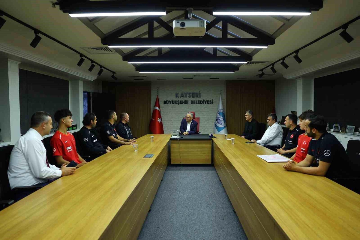 Büyükkılıç, U-16 Milli Takım\'ı Ağırladı