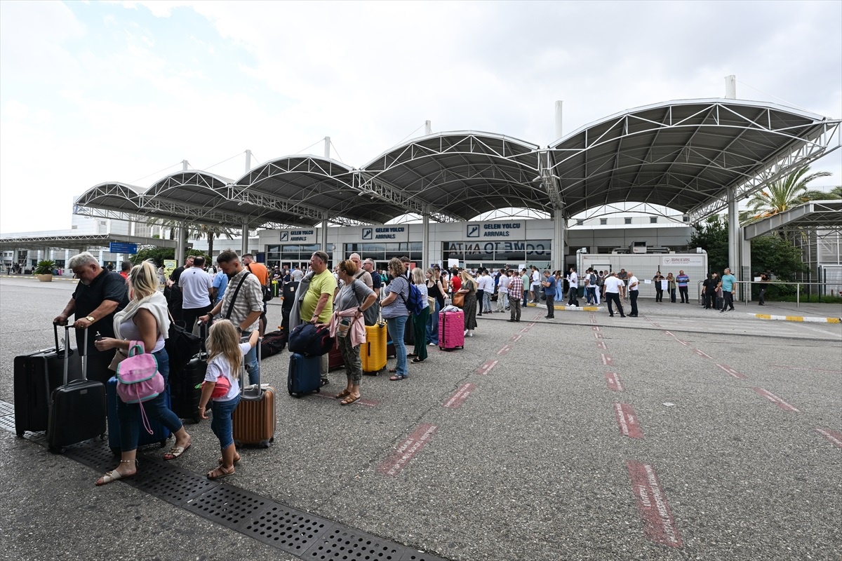Romanya\'dan Antalya\'ya Turist Sayısı Yüzde 27 Arttı