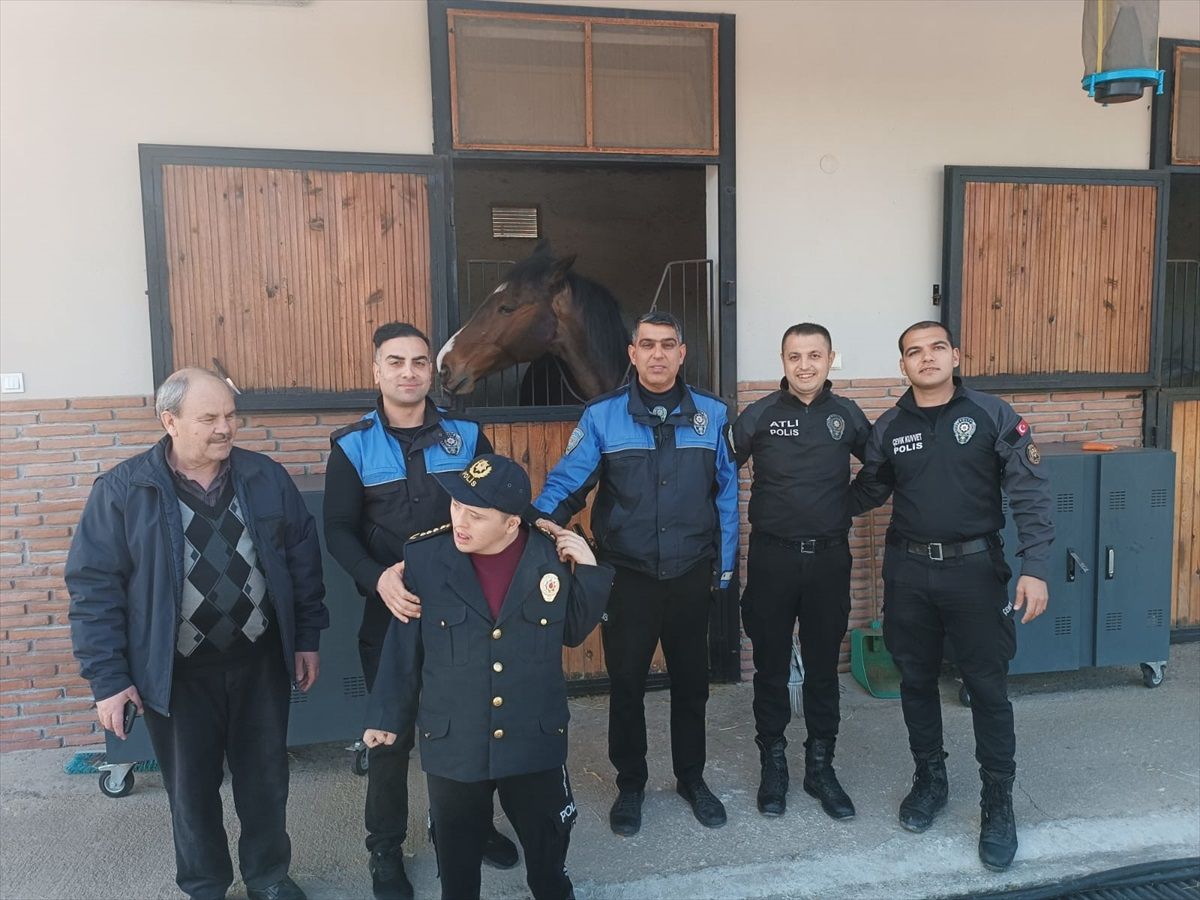 Down Sendromlu Enes Bir Gün Polis Oldu