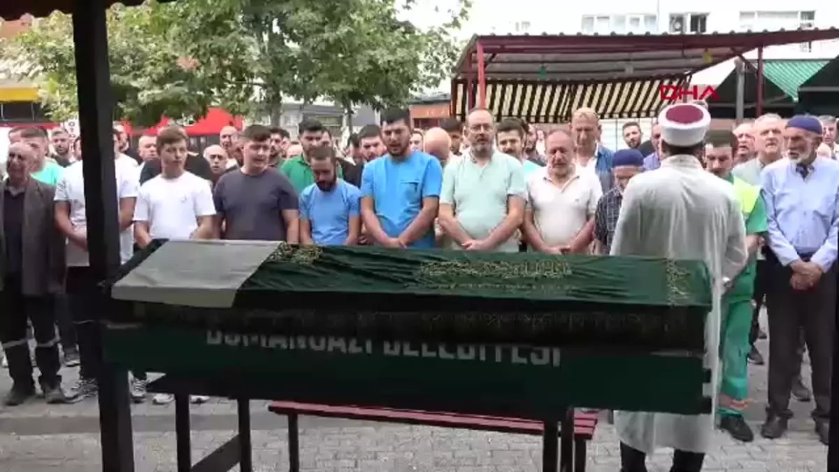 Motosikletli Kurye Murat Erkılıç\'ın Cenazesi