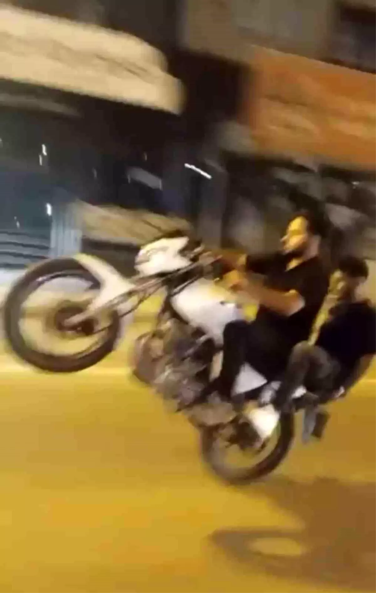 Bursa\'da Tek Tekerle Tehlikeli Seyir