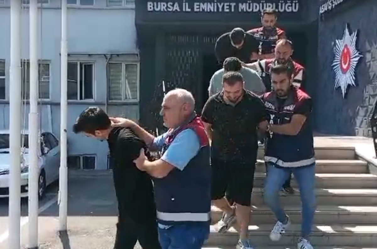 Bursa\'da Dolandırıcılık Operasyonu: 5 Gözaltı