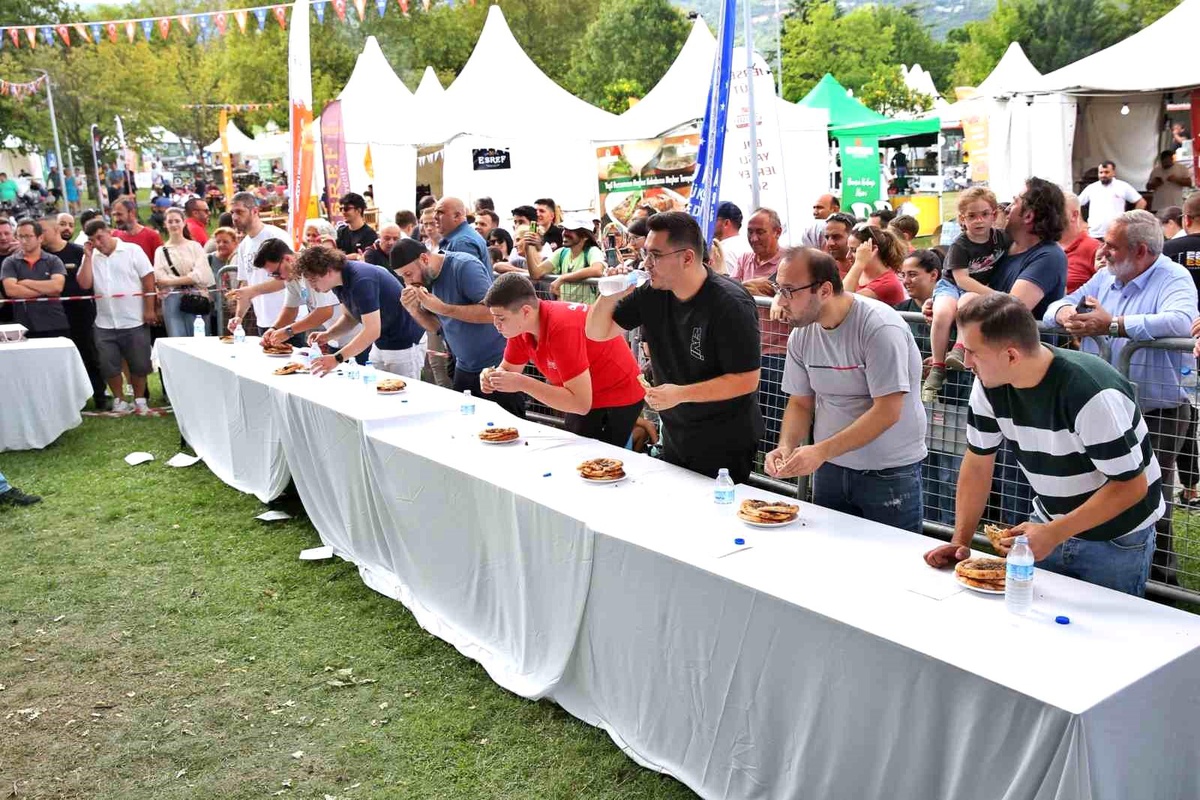 Bursa Gastronomi Festivali\'nde Cantık Yeme Yarışması Yapıldı