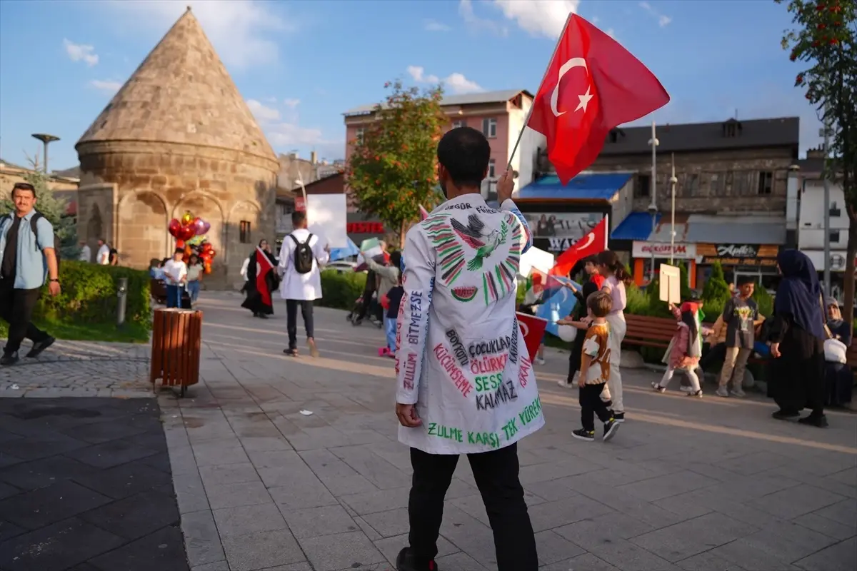 Erzurum\'da Gazze İçin Sessiz Yürüyüş