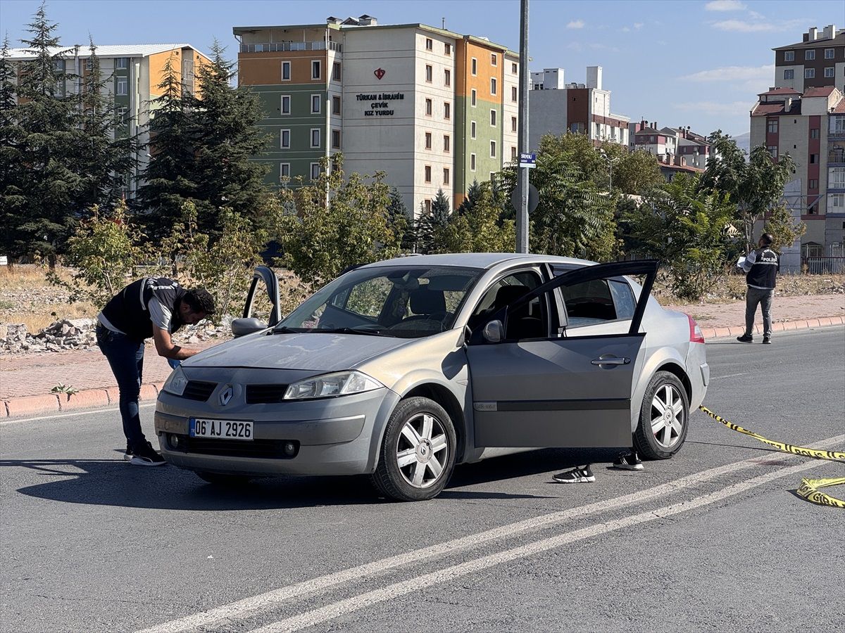 Kayseri\'de Eski Eşinin Silahlı Saldırısında Kadın Ağır Yaralandı
