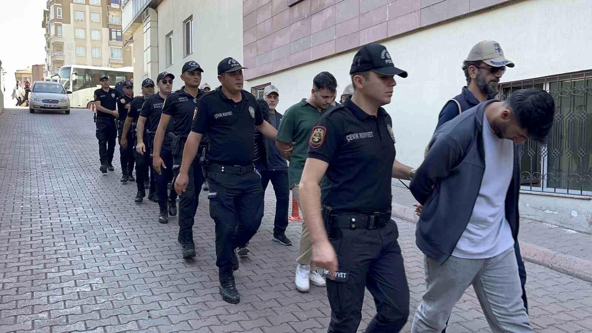 Kayseri\'de Yasa Dışı Bahis Operasyonu: 19 Tutuklama