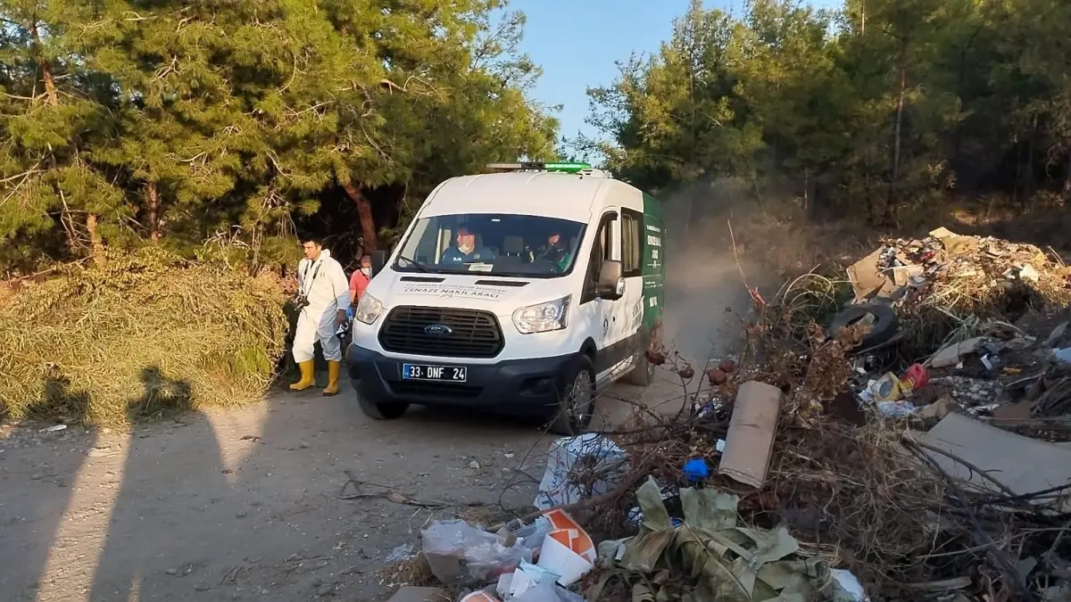 Mersin\'de Çöplükte Bulunan Çıplak Erkek Cesedi Olayı Şok Yarattı