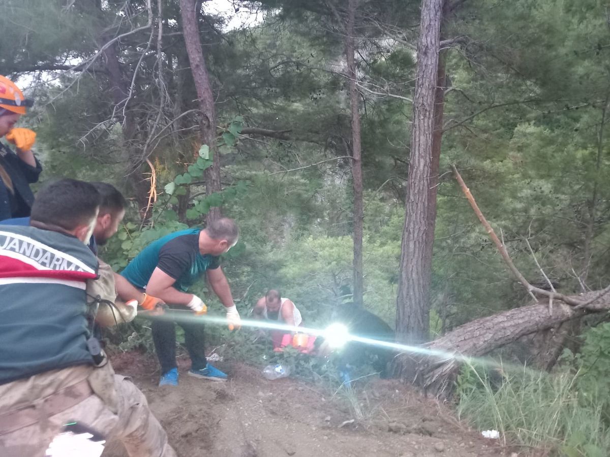 Hatay\'da Uçurumdan Kurtarma Operasyonu