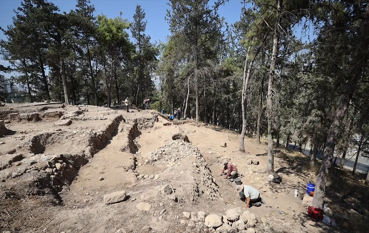 Yumuktepe Höyüğü\'nde Yeni Kazı Başladı