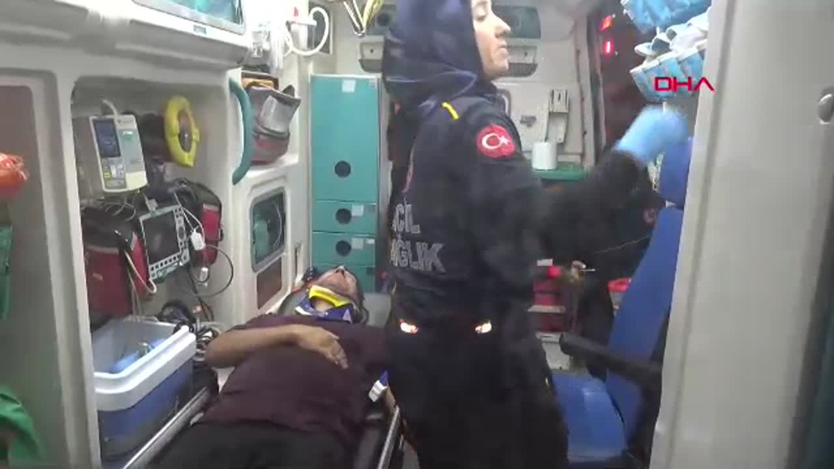 Antalya\'da Kaza: Araç Kanala Uçtu