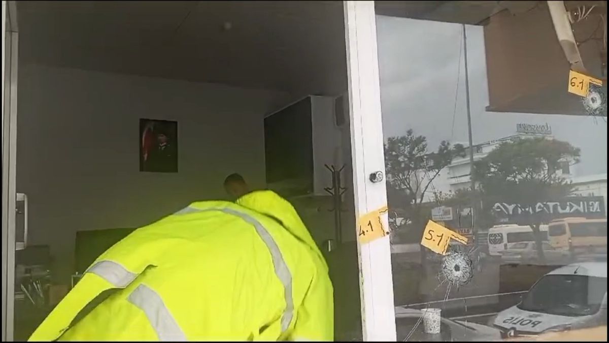 Avcılar\'da Motosikletli Şüphelilerin Ateş Açması