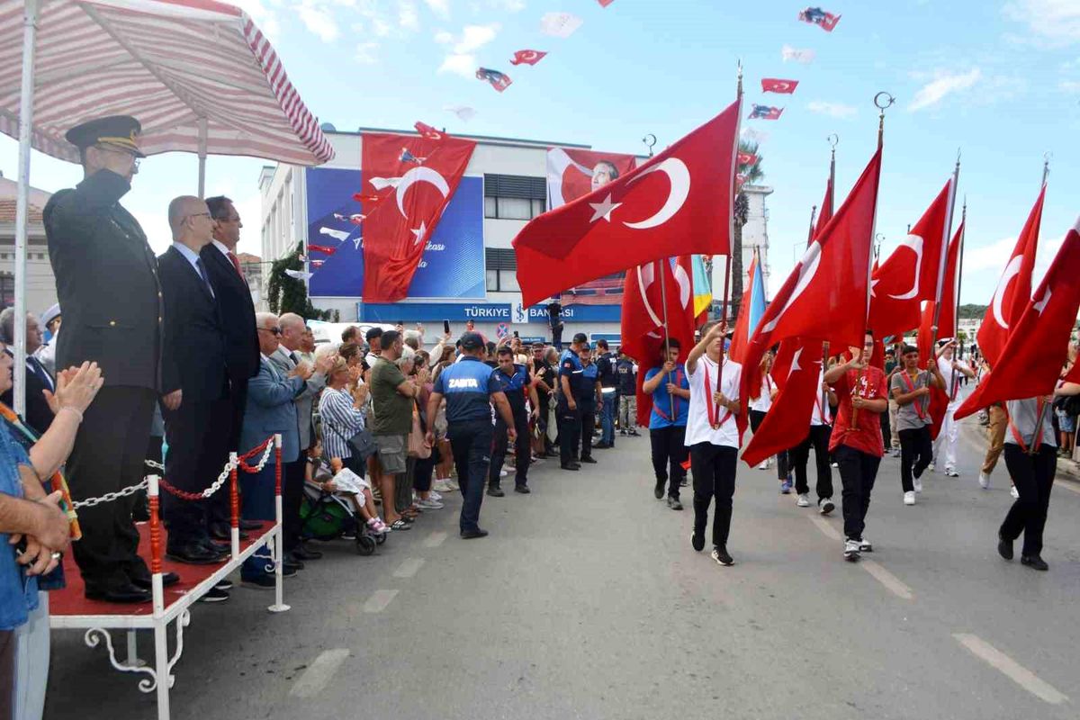 Ayvalık\'ın Kurtuluşu 102. Yılında Kutlandı