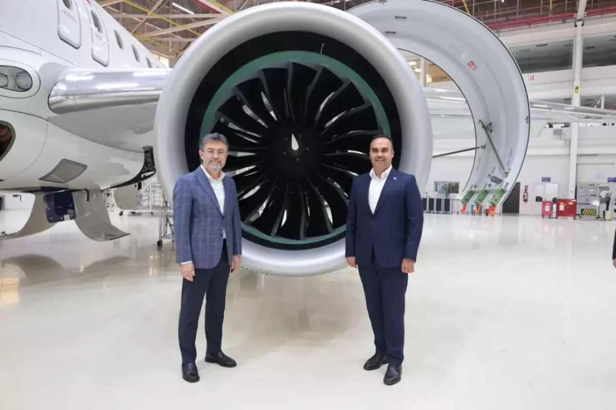 Bakanlar Embraer Tesisini Ziyaret Etti