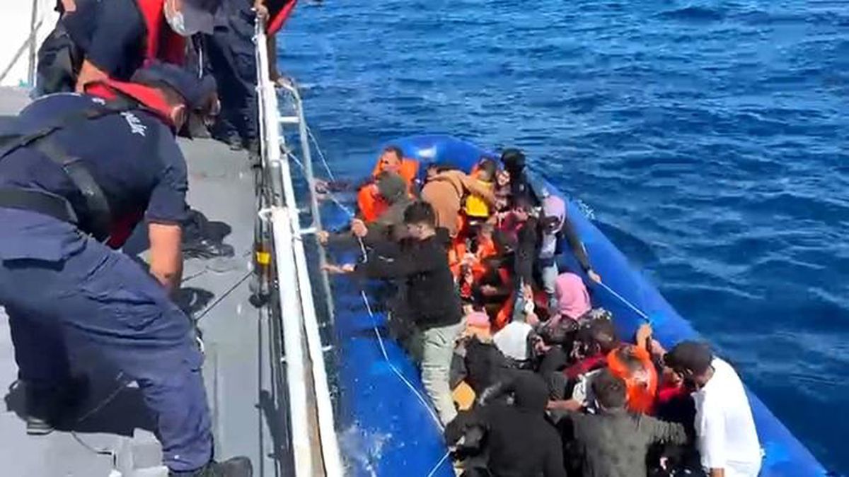 Ayvacık\'ta 34 Kaçak Göçmen Kurtarıldı