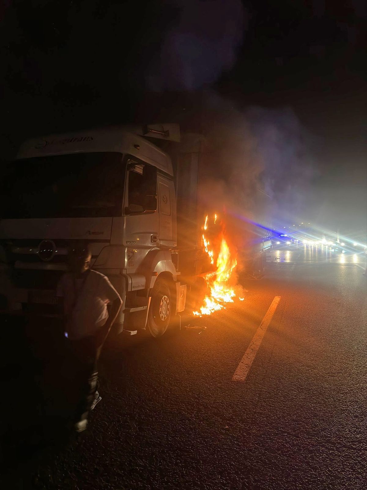 Düzce\'de Tır Yangını Kontrol Altına Alındı