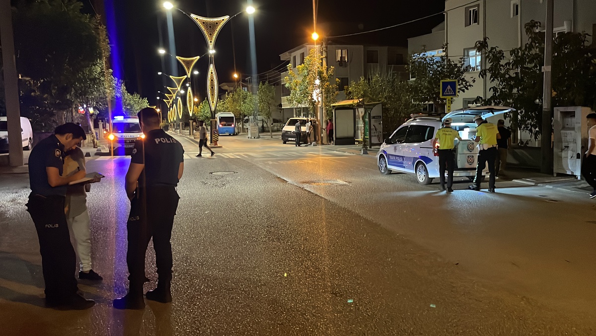 Edirne\'de Motosiklet Kazası: İki Genç Yaralı