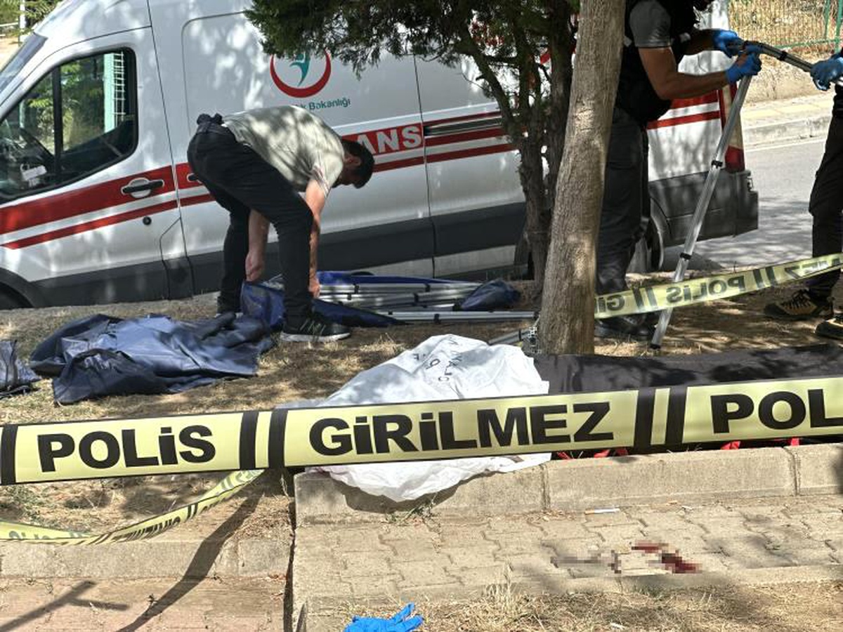 Bursa\'da Kalp Krizi Geçiren Adam Parkta Hayatını Kaybetti
