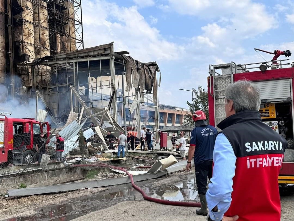 Hendek\'teki Makarna Fabrikasında Patlama: 21 Yaralı