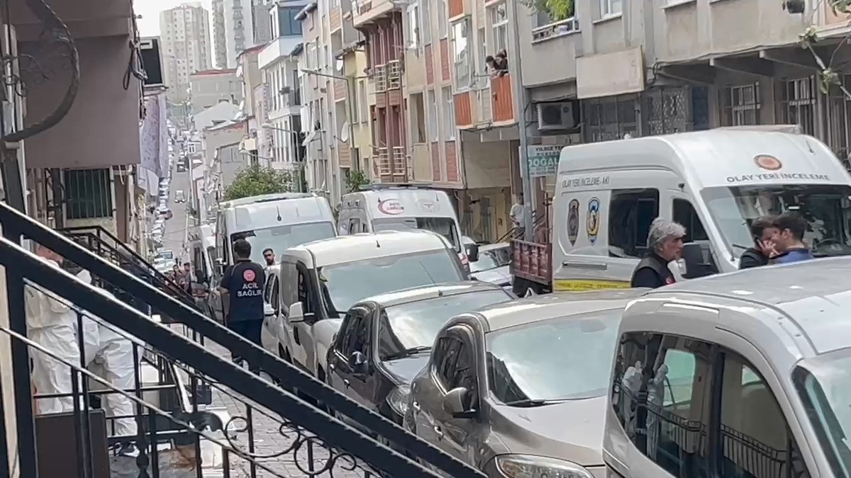 Küçükçekmece\'de Aile İçi Kavga: Bıçaklı Saldırı