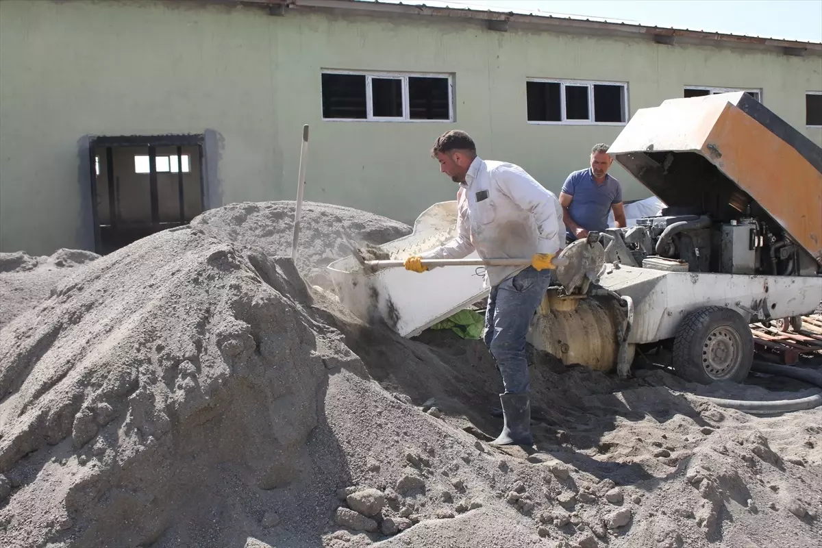 Malazgirt\'te Tekstil Fabrikası İnşaatı Devam Ediyor