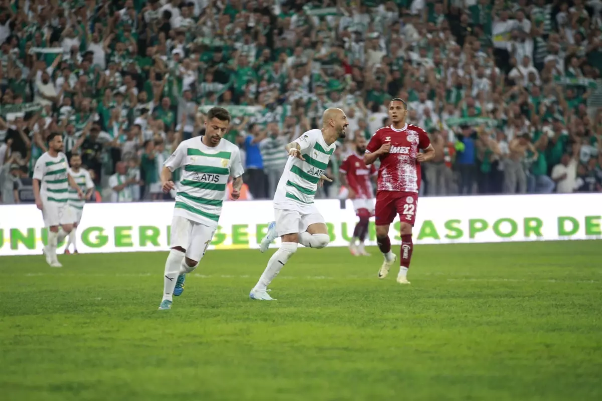 Bursaspor, Tokat\'ı 3-0 Yendi