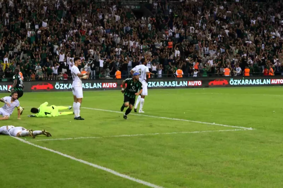 Kocaelispor, Manisa FK\'ya 1-2 Mağlup