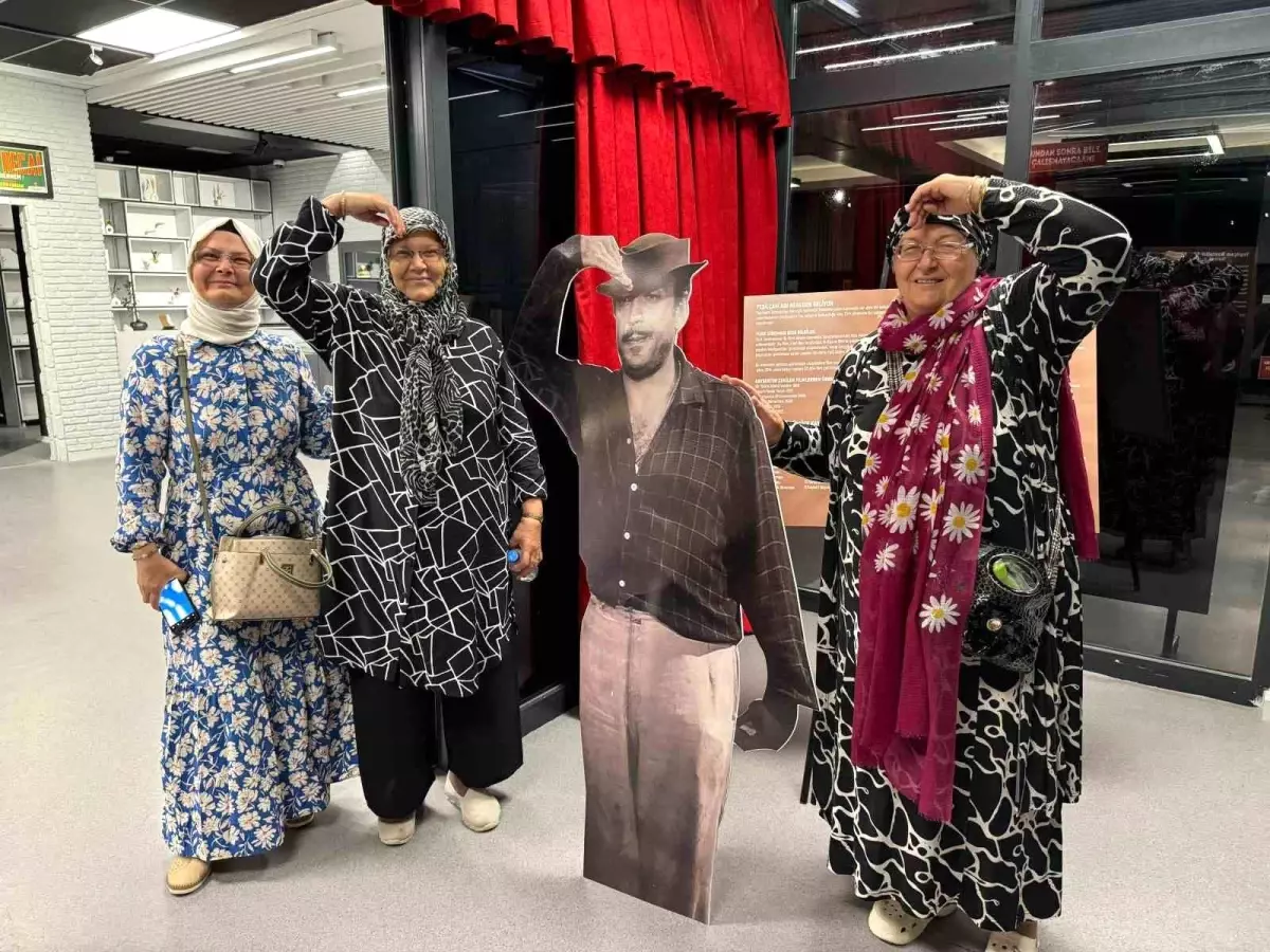 Yeşilçam Afişleri Sergisi Yoğun İlgi Görüyor