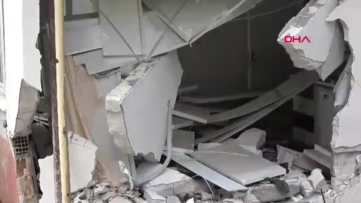 Adana\'da Çöp Kamyonu Kaza Yaptı