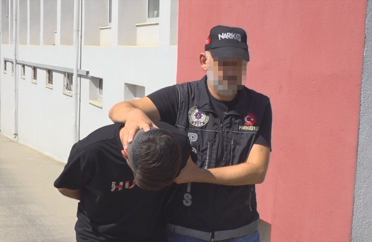 Adana\'da Uyuşturucu ve Silah Ele Geçirildi