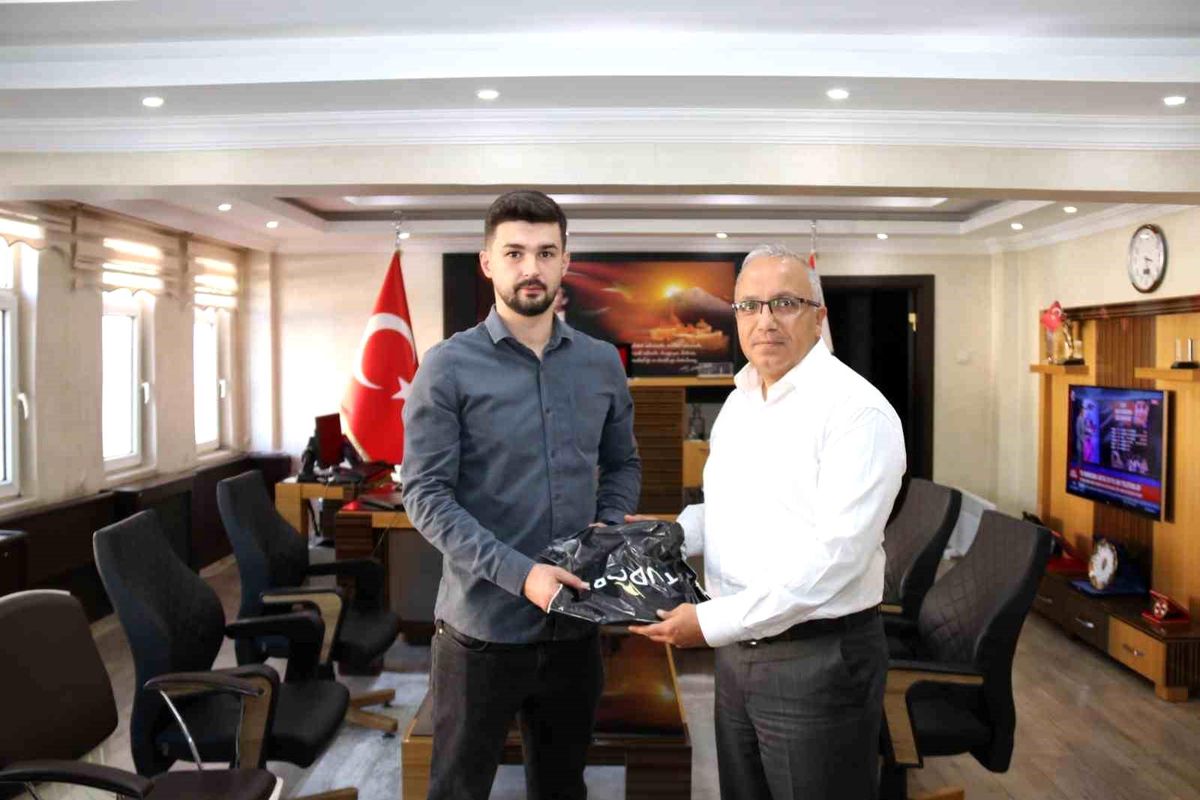 Ağrı\'da Emniyet Personeline Ödül