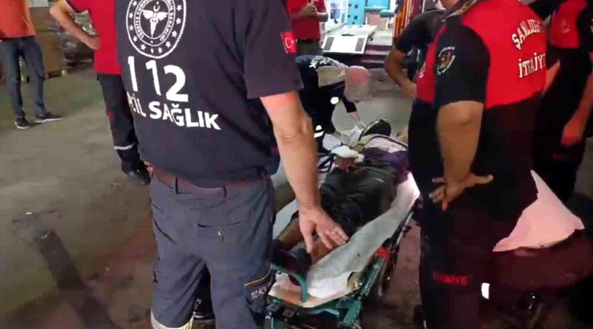Şanlıurfa\'da İşçi Makineye Sıkıştı