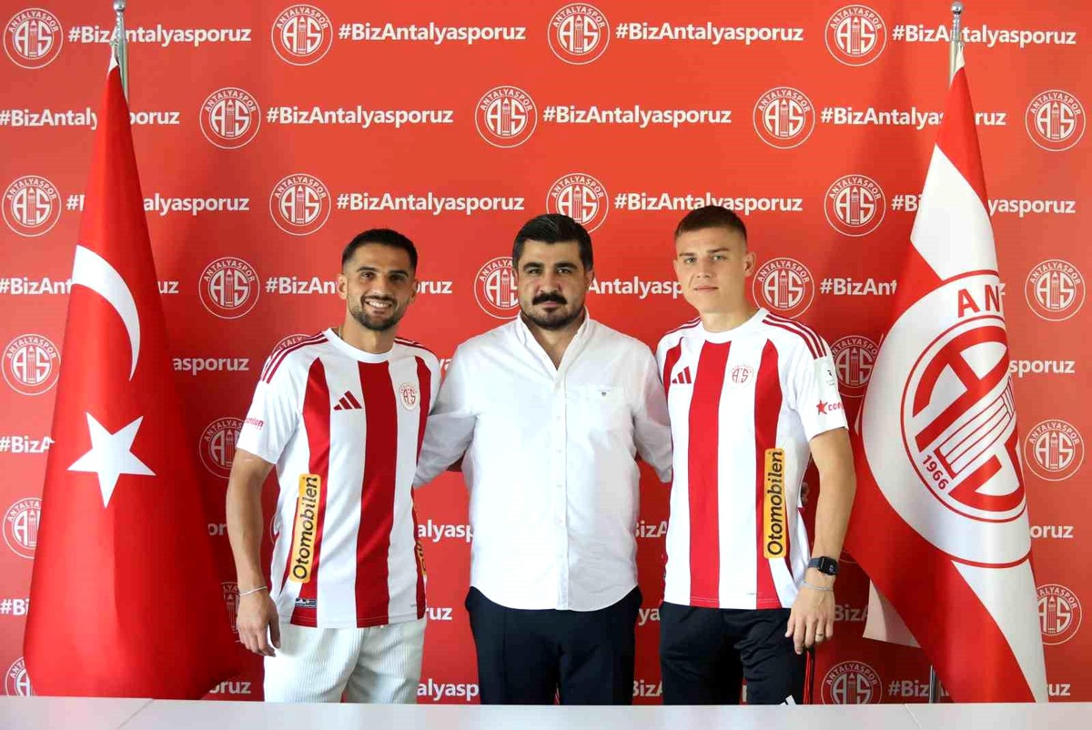 Antalyaspor\'da İmza Töreni