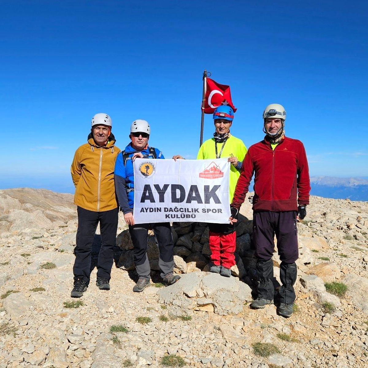 Aydınlı Dağcılar Uyluk Tepe\'ye Zirve Yükseldi