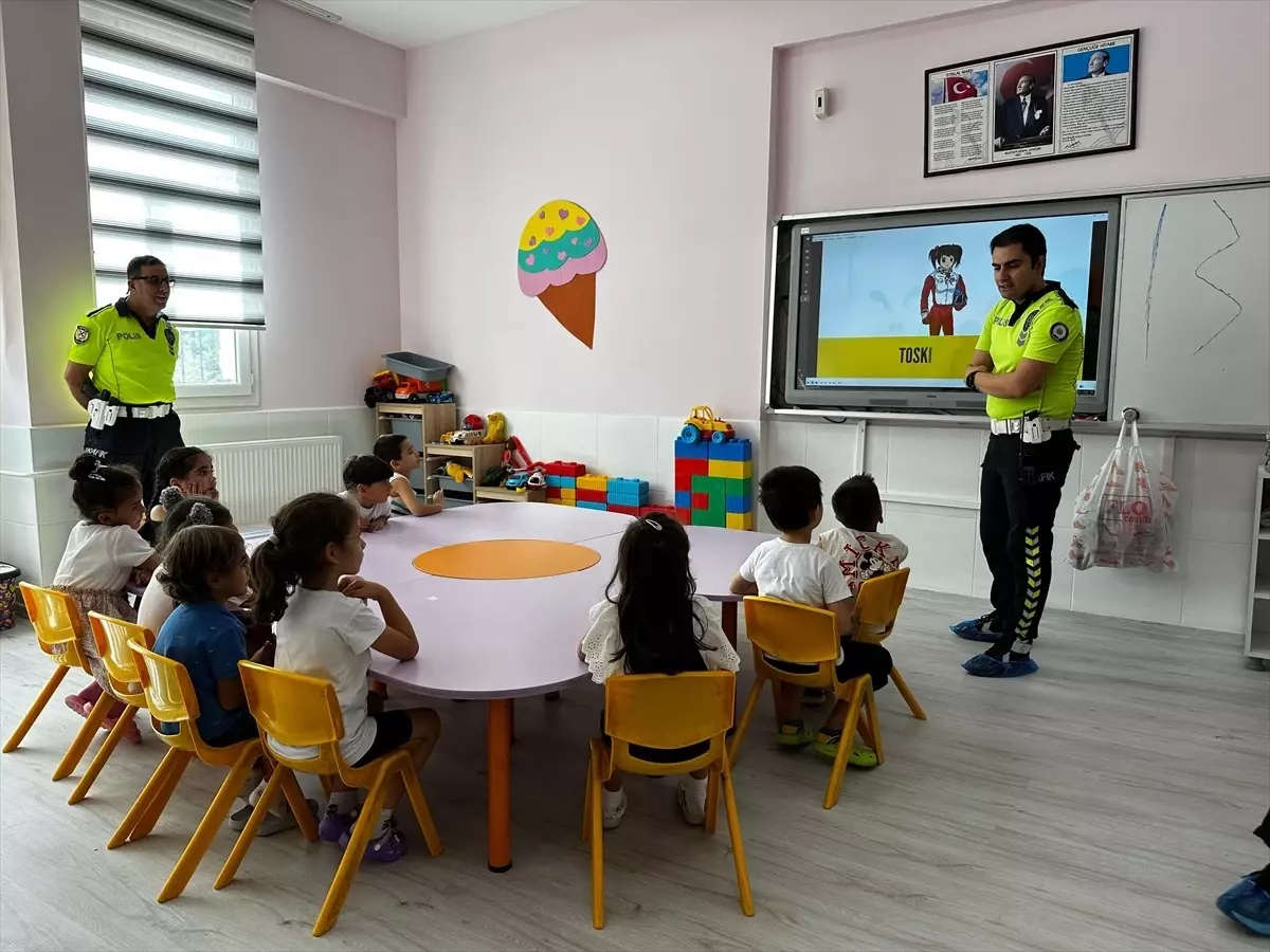 Anaokulu Öğrencilerine Trafik Eğitimi