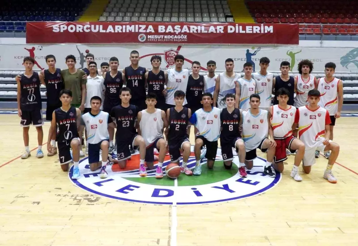 Kepez Belediyespor ve AGGİG U18 Takımları Dostluk Maçında Buluştu