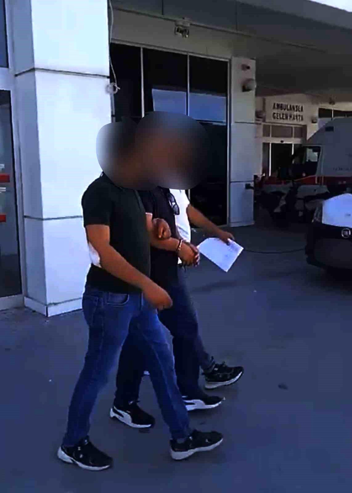 Kuşadası\'nda 27 Yıl Hapis Cezalı Şahıs Yakalandı