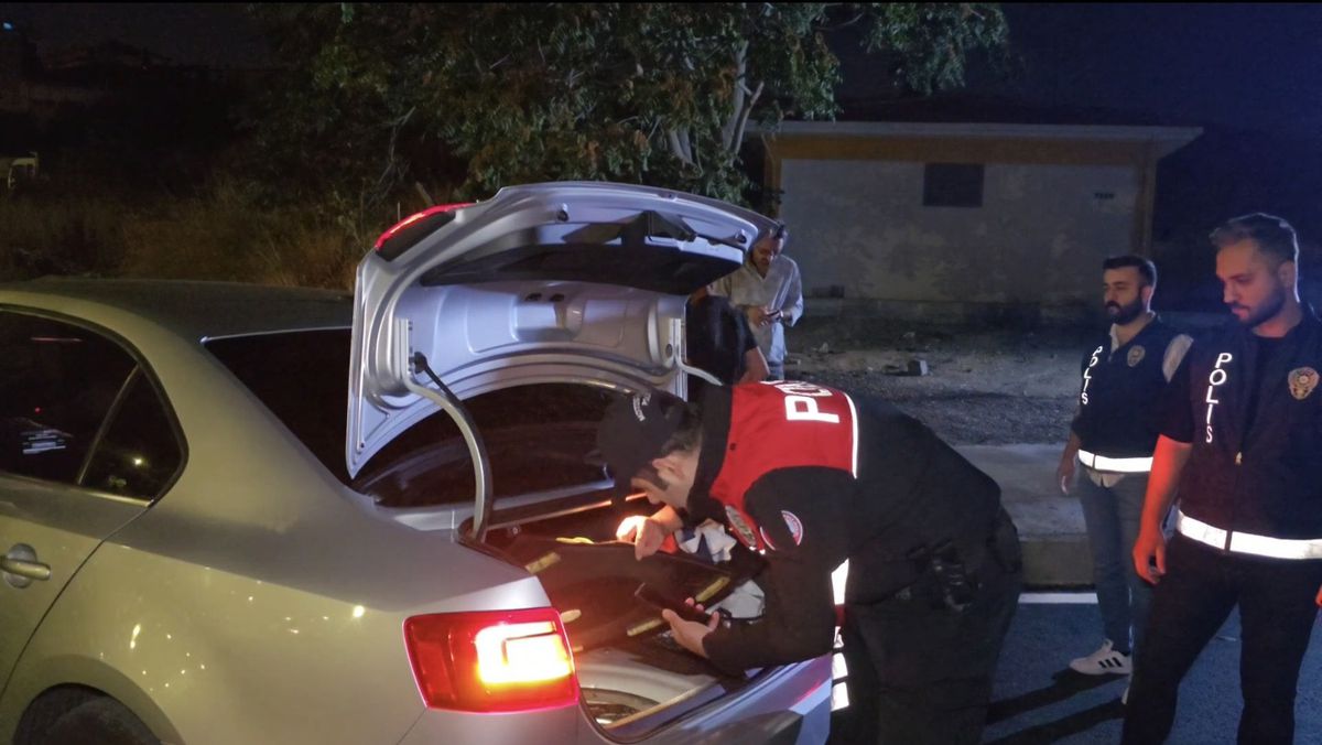Maltepe\'de Asayiş Denetimi: Silah ve Uyuşturucu Ele Geçirildi